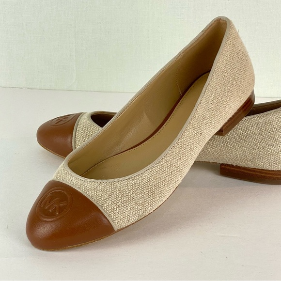 Michael Kors Dylyn MK Logo Ballet Flats. Size: 7M Color: Brown/Beige - Picture 8 of 8